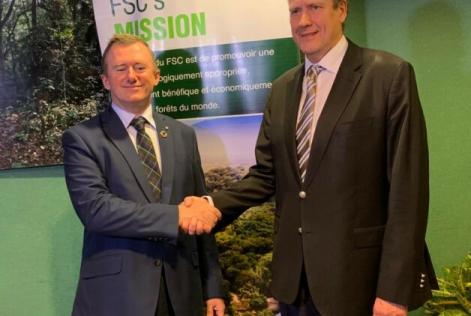 Hand shake agreement Gabon and FSC