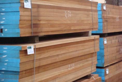 Sawn wood in warehouse